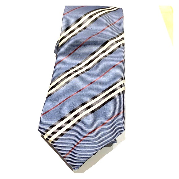 Beautiful Burberry 100% silk tie - Picture 1 of 3
